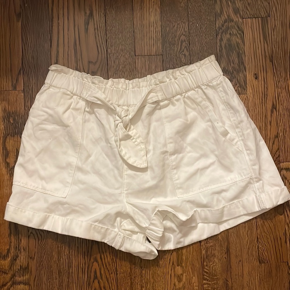 Aerie white shorts size large NWT new with tags